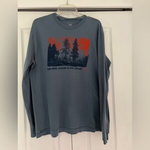 The Northface long men’s long sleeve shirt size L